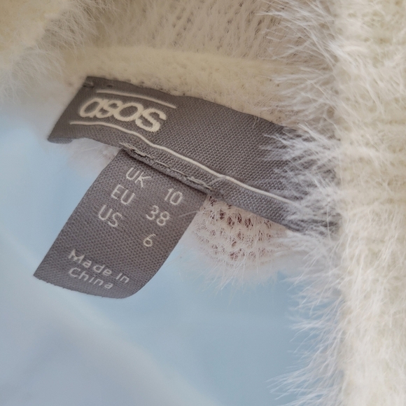 ASOS Women's 6 Ivory White Long Sleeve Blouse Mockneck Eyelash Soft Sweater Crop - Picture 3 of 8